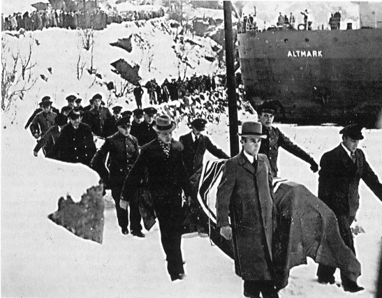 Crew and prisoners evacuating the stranded Altmark